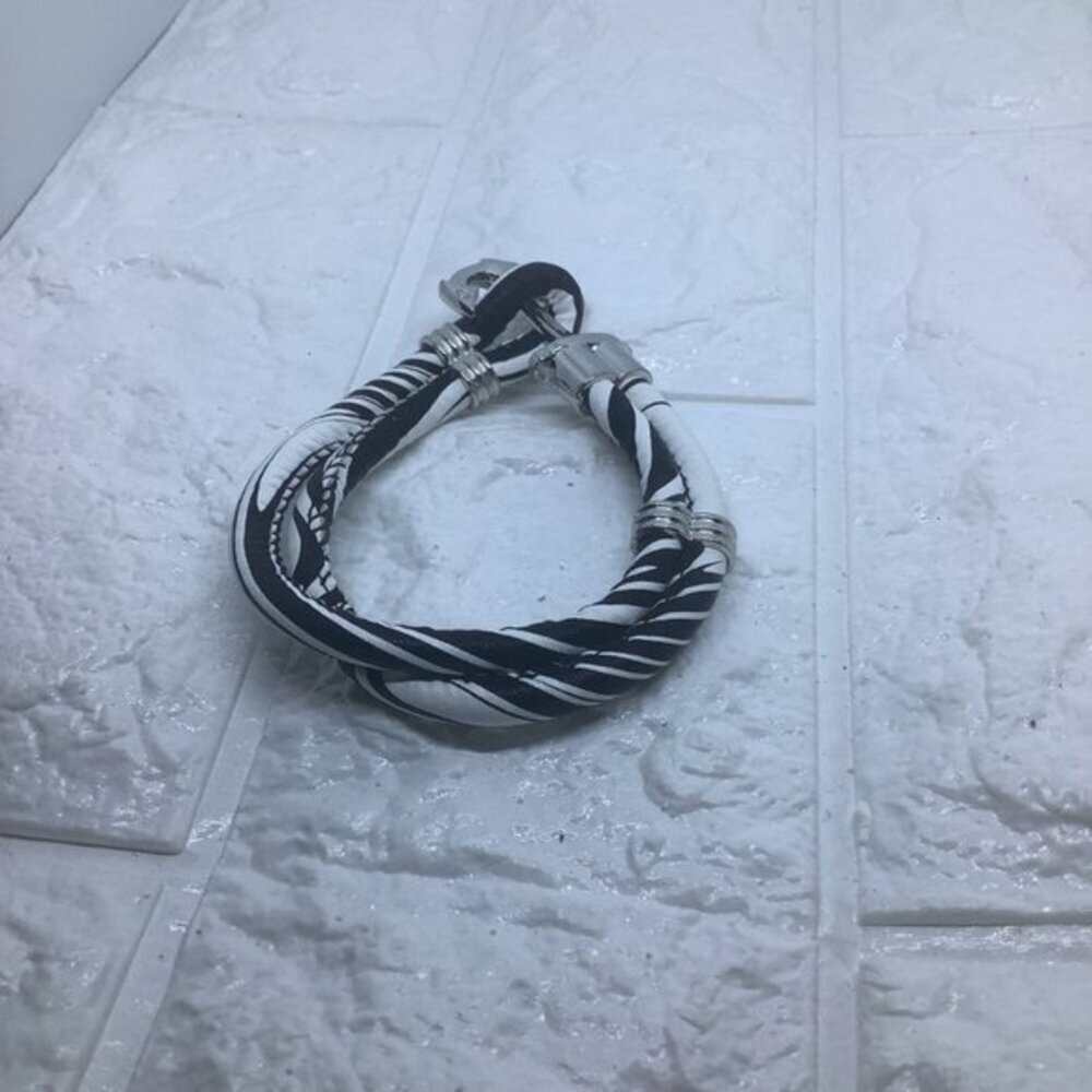 Sliver Classic Anchor Clasp Bracelet Men’s White and Black‎